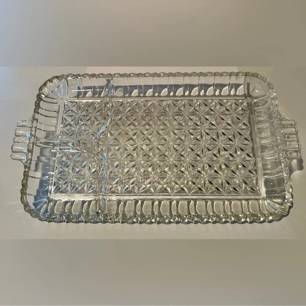 ✨Vintage Pressed Glass Vanity Tray | Perfume & Skincare Display Organizer✨ - Picture 12 of 12